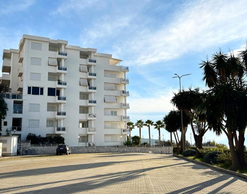 White Sidesea View Apartment ซารานเดอ ภายนอก รูปภาพ